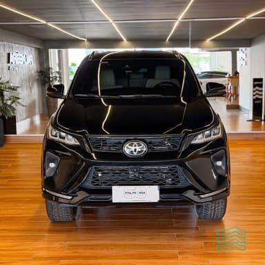 Toyota Hilux SW4 Diamond 2.8 TB 4x4 Die. Aut.