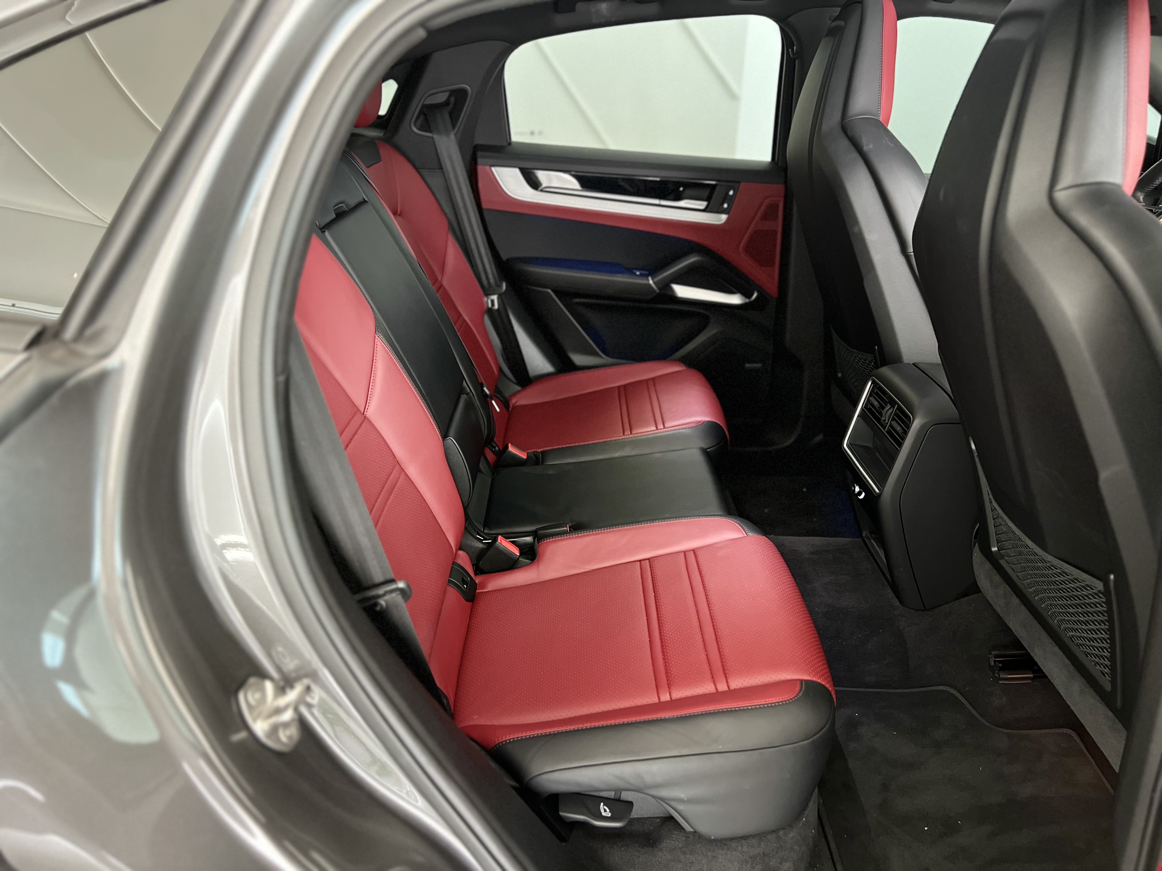 698-244575e4-cb54-4d7e-b324-6015add834d3