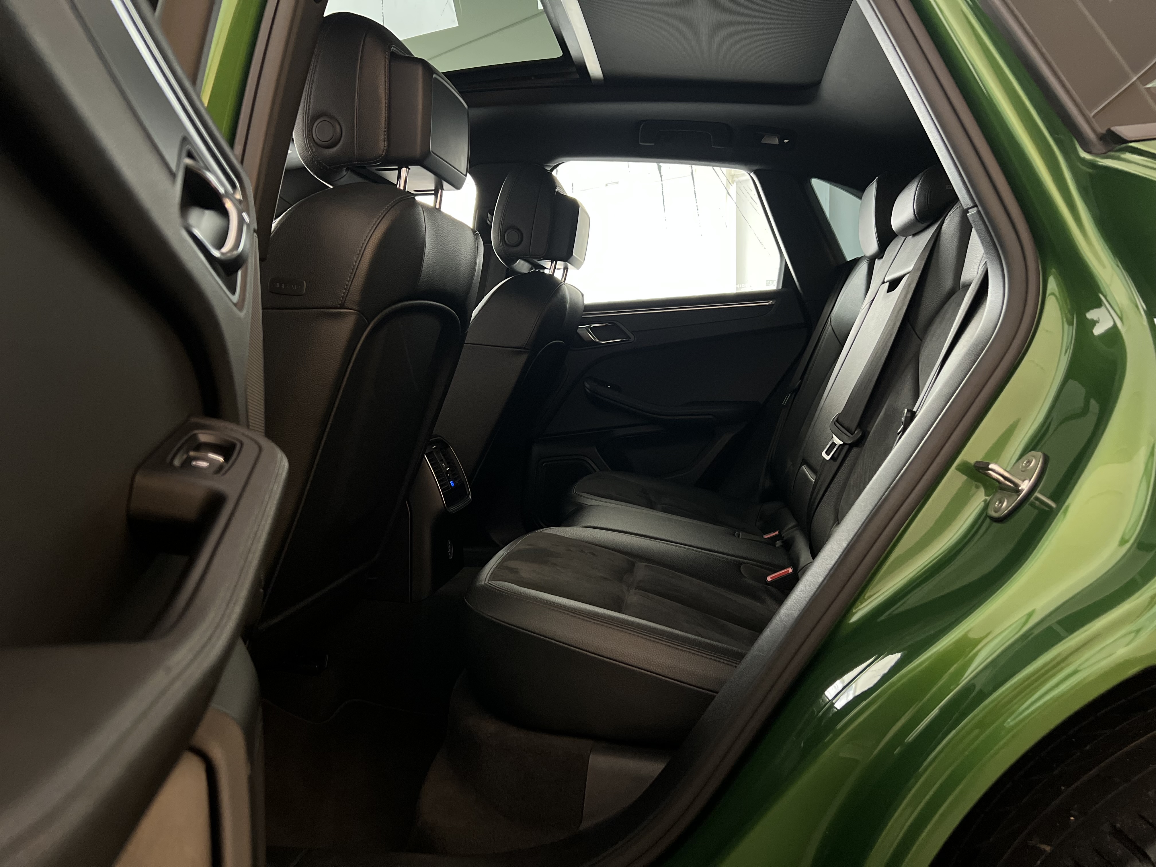 689-6fe6ea89-cf51-4013-bfc6-00ba1f33961e