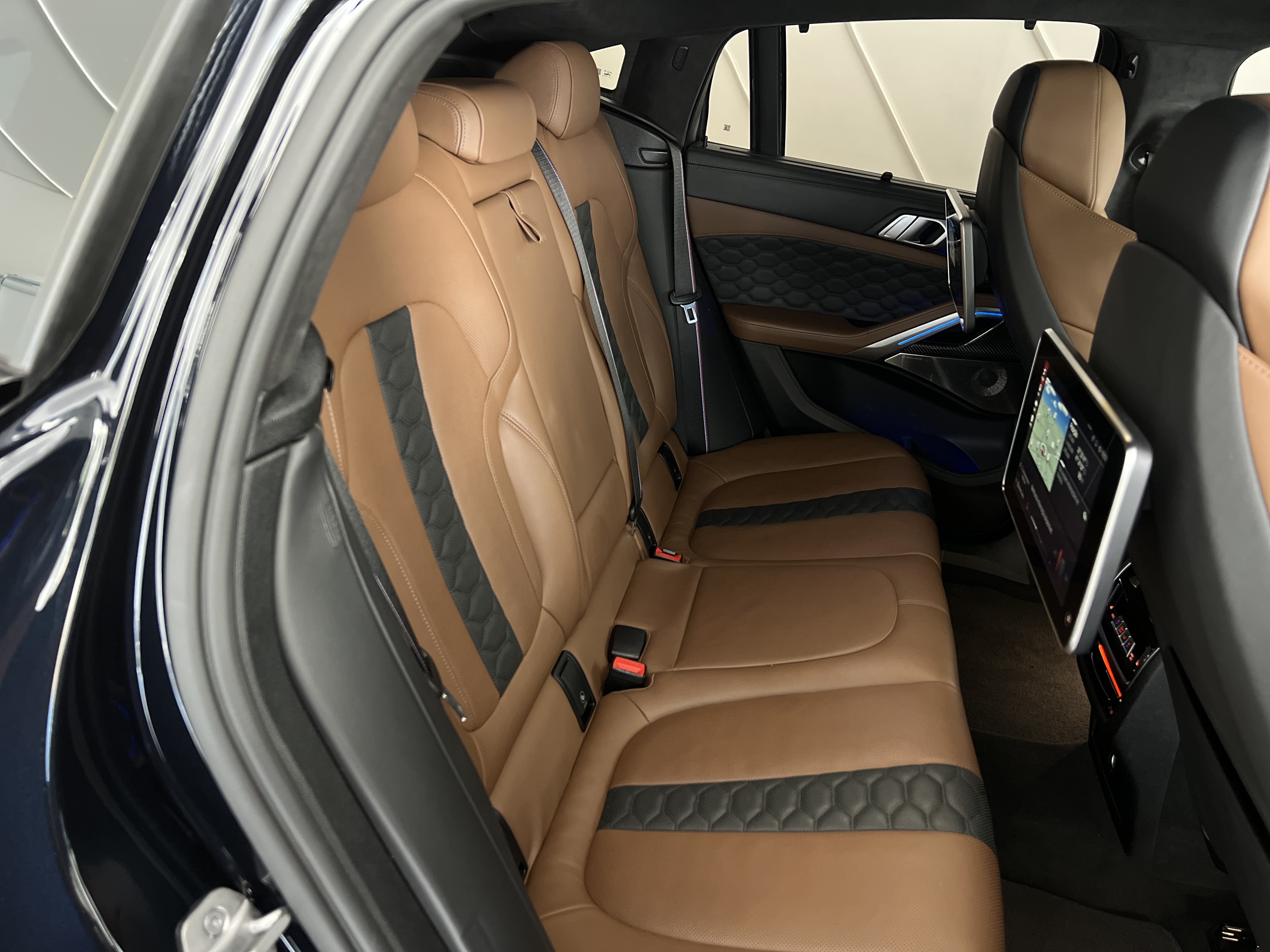 633-c025216c-ebdd-47b4-8700-3481761f054f