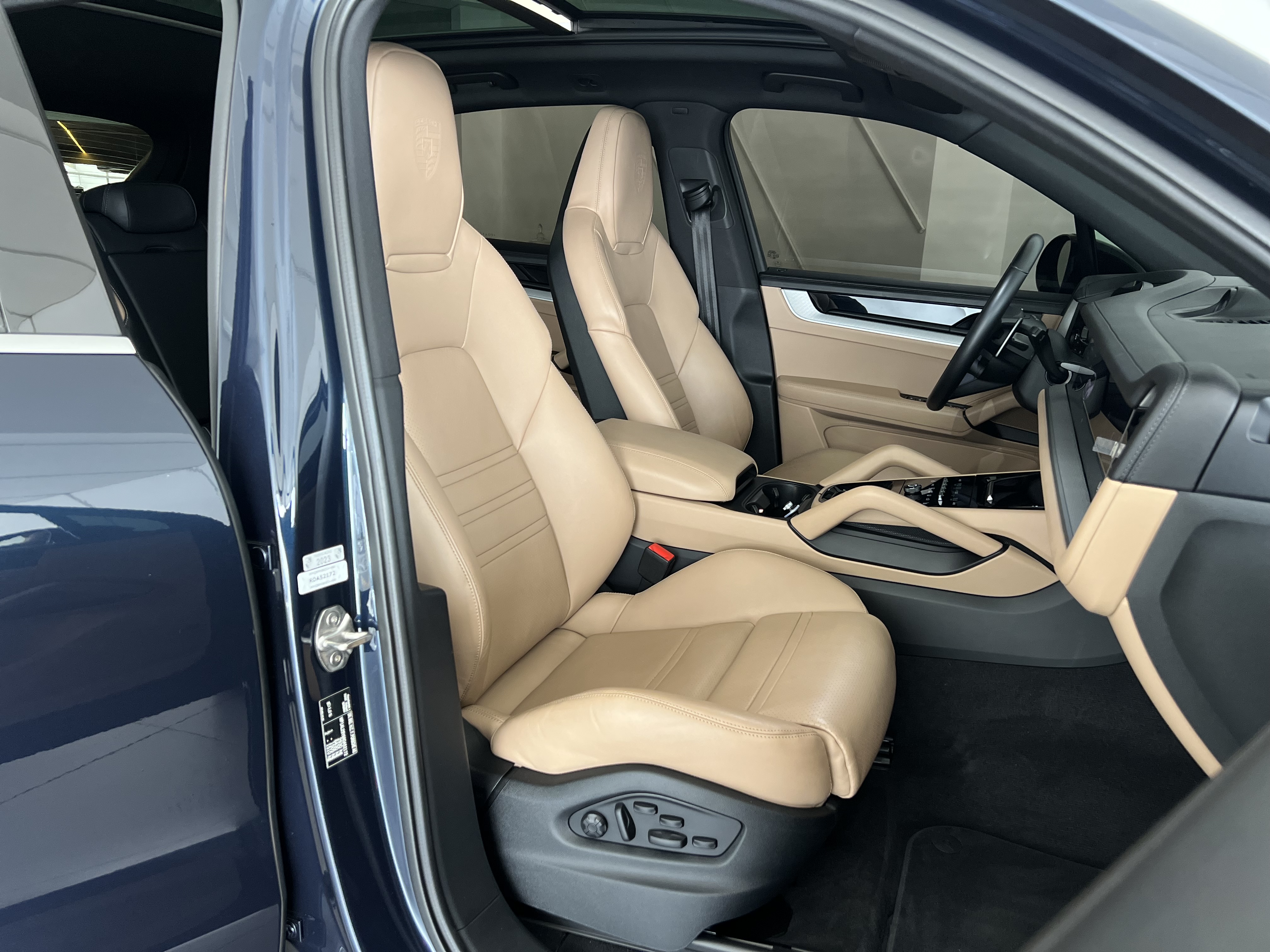 705-e8b4e781-6e9b-4430-b0a6-0e104fb6e025