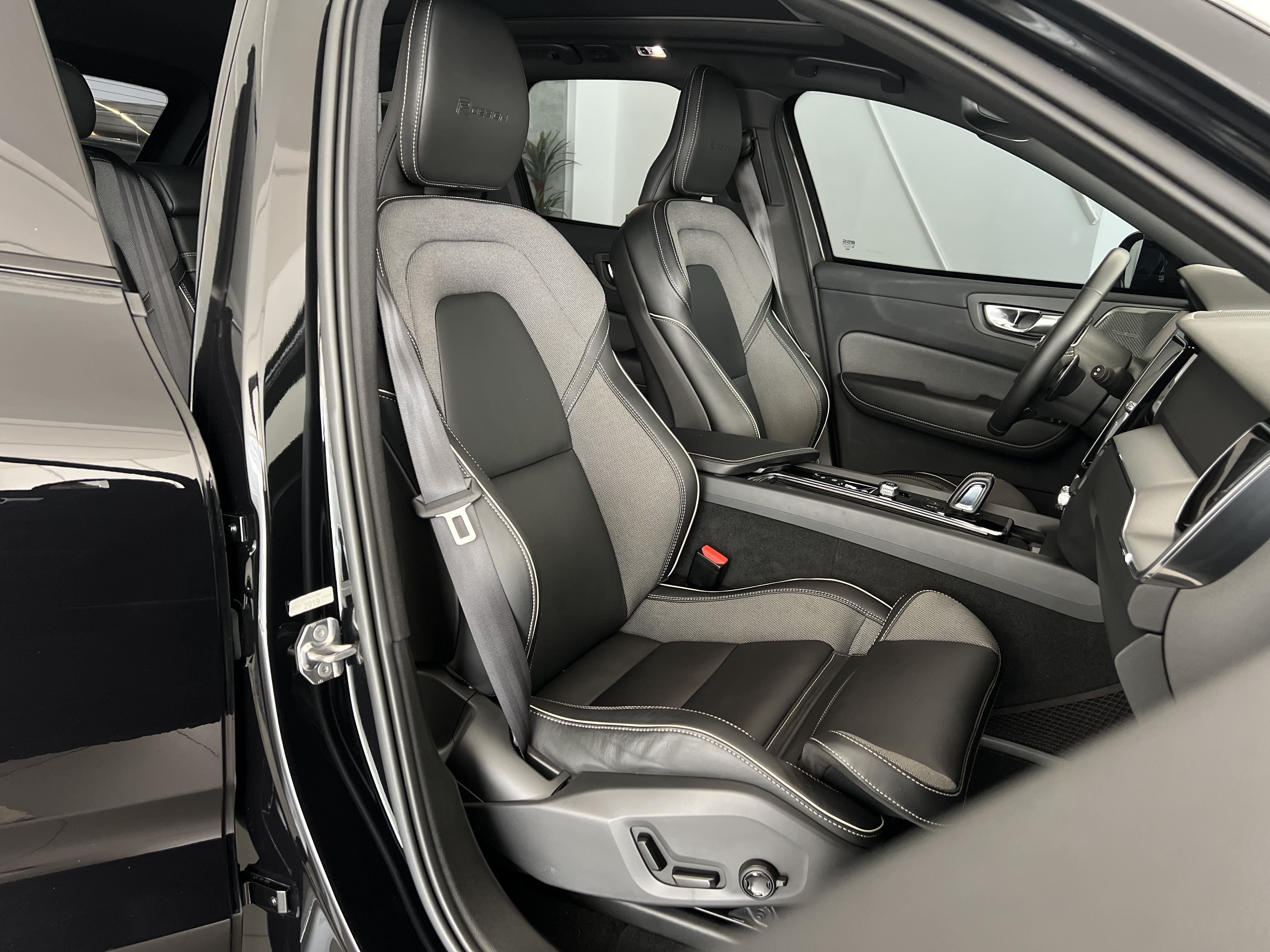 647-113a46d4-f0ce-458c-b6d8-13ff9c3bf20c