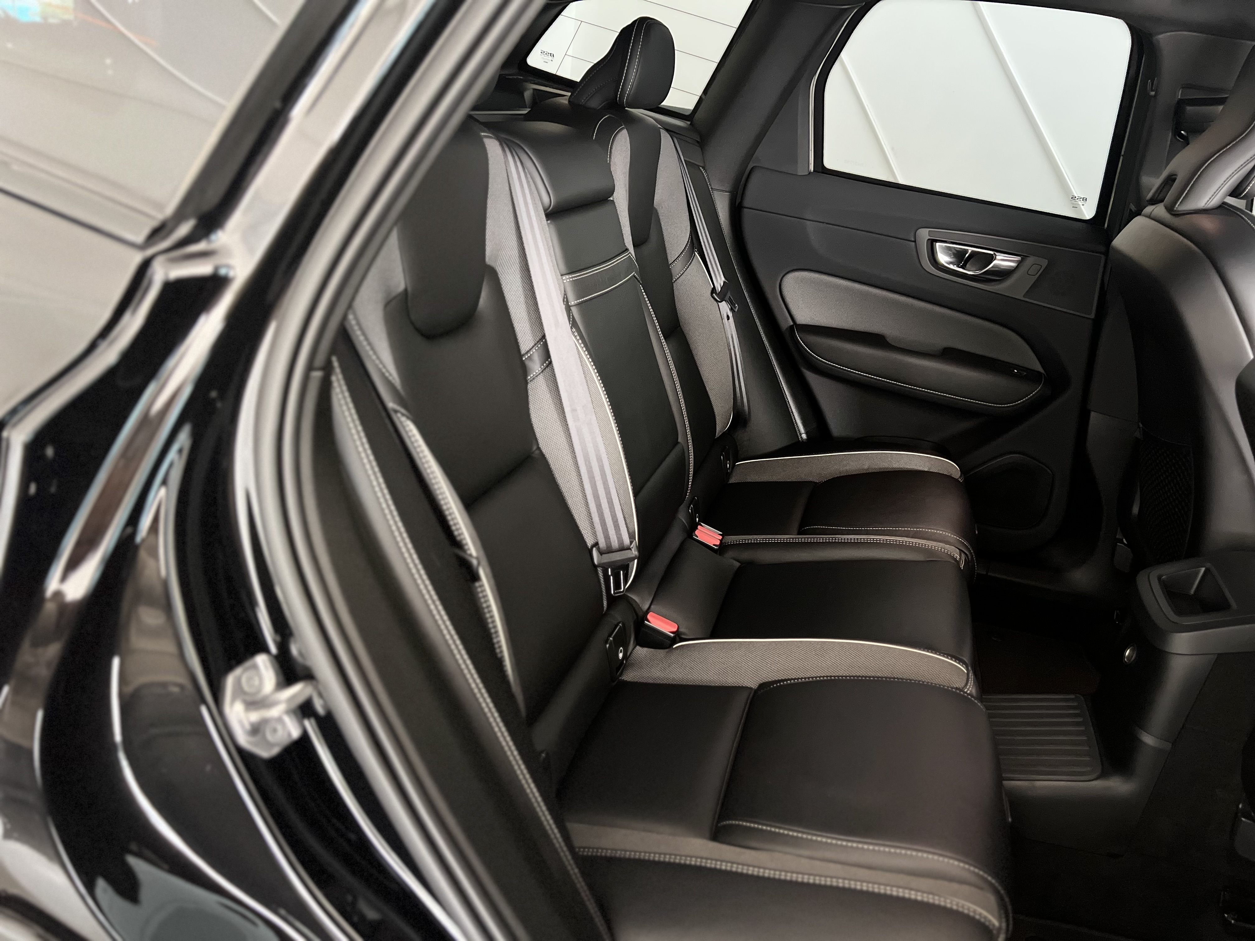 647-113a46d4-f0ce-458c-b6d8-13ff9c3bf20c