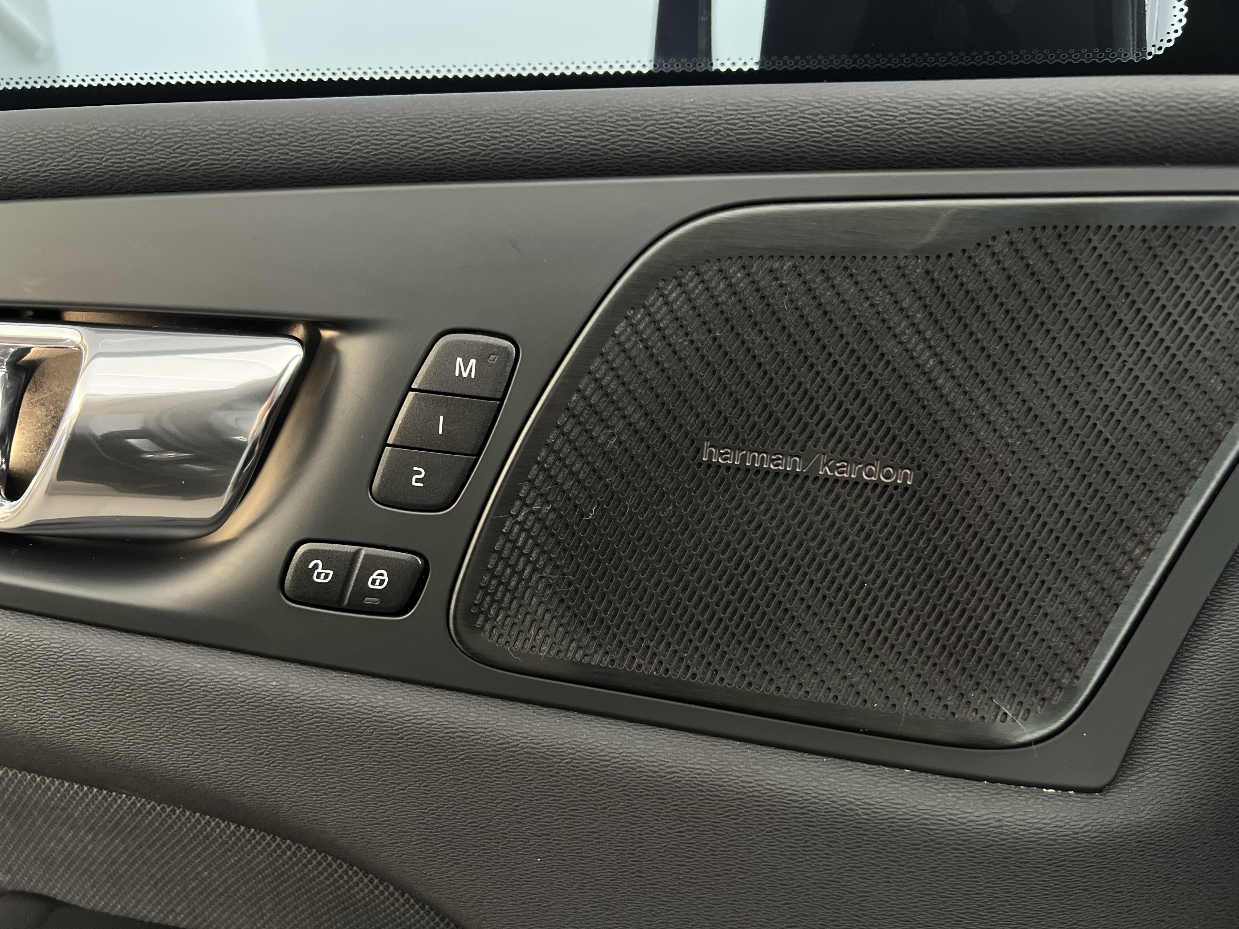 647-113a46d4-f0ce-458c-b6d8-13ff9c3bf20c