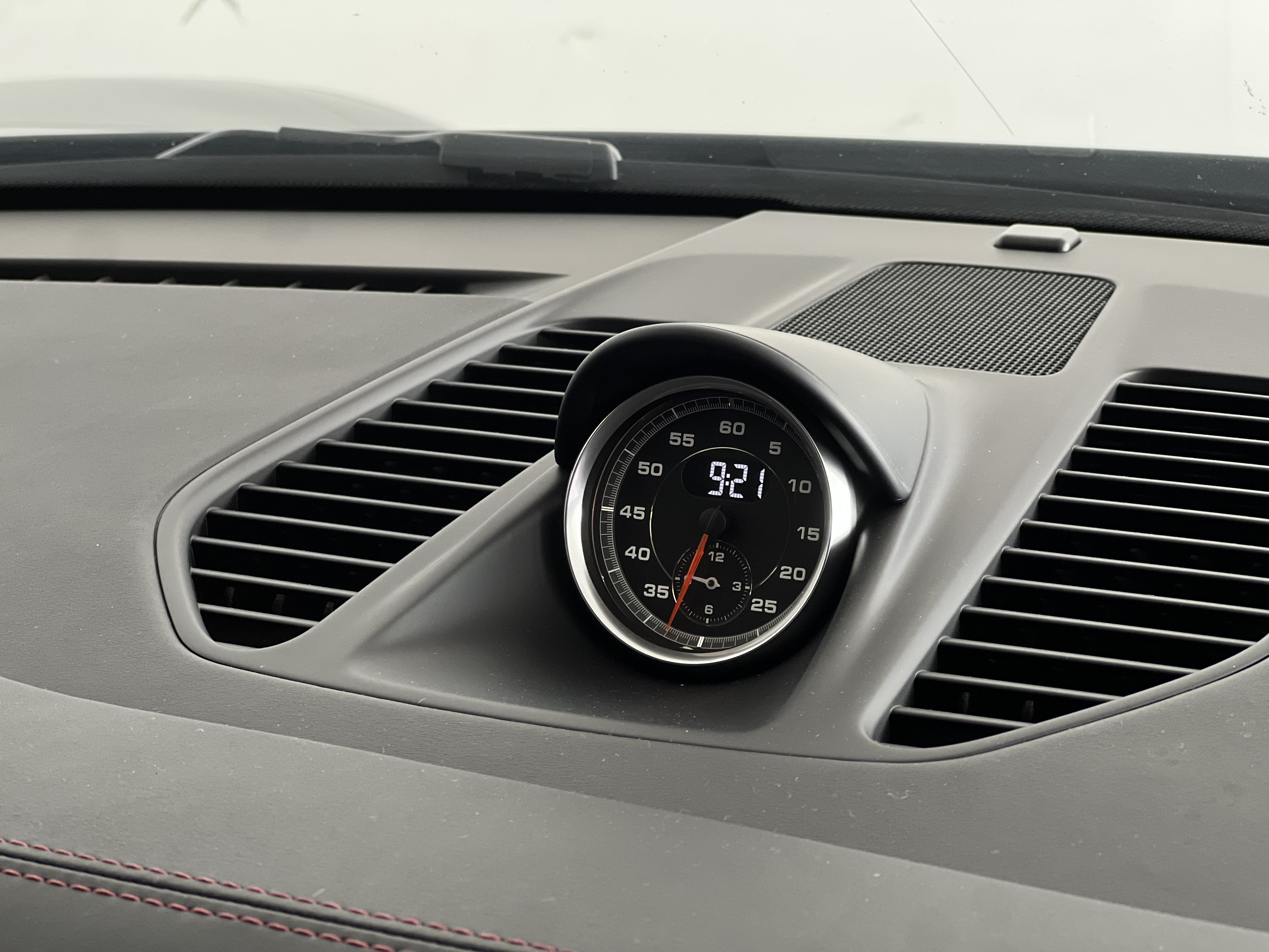 598-1813cb34-ecca-4012-b997-45752c365544