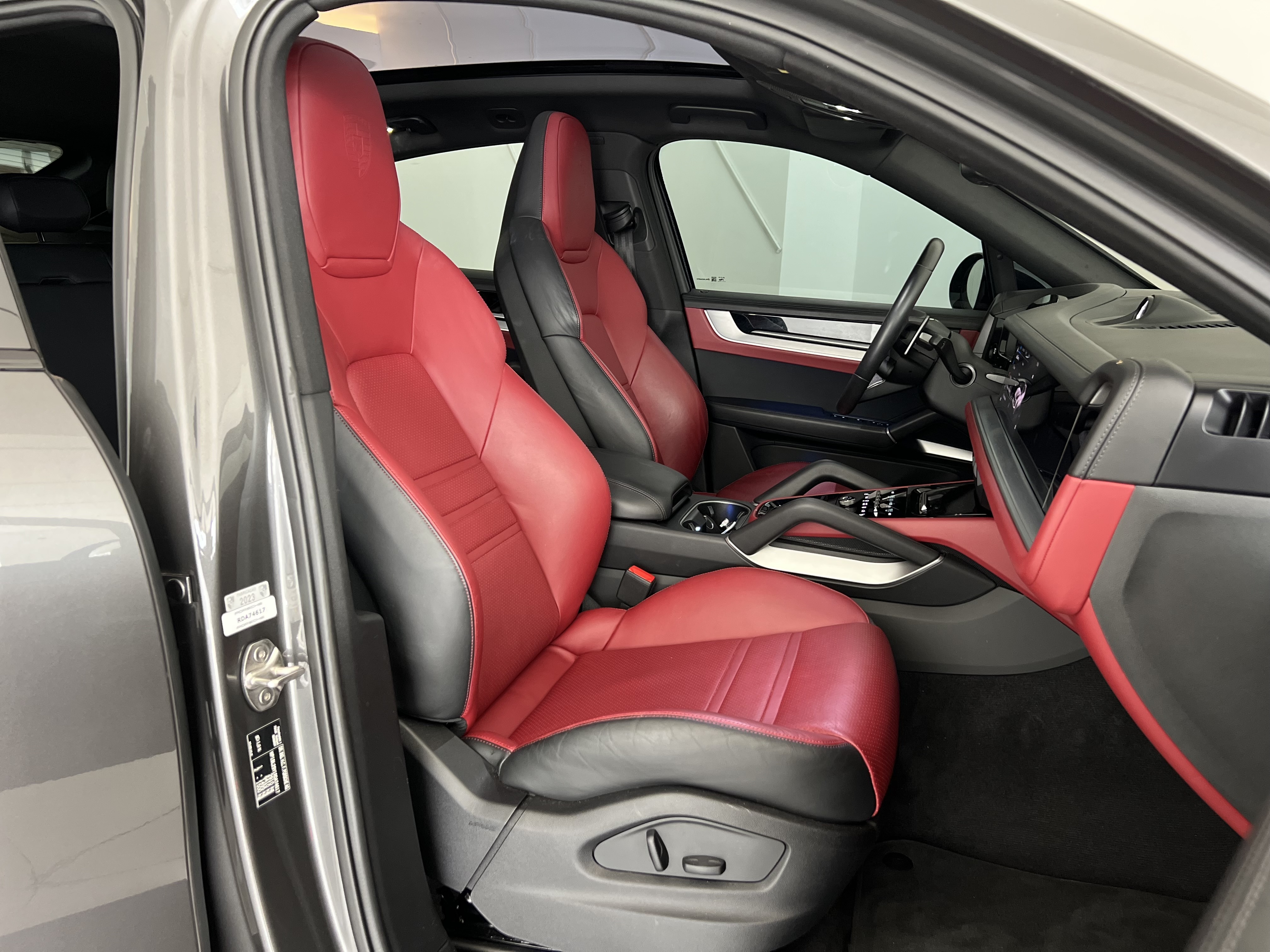 698-244575e4-cb54-4d7e-b324-6015add834d3