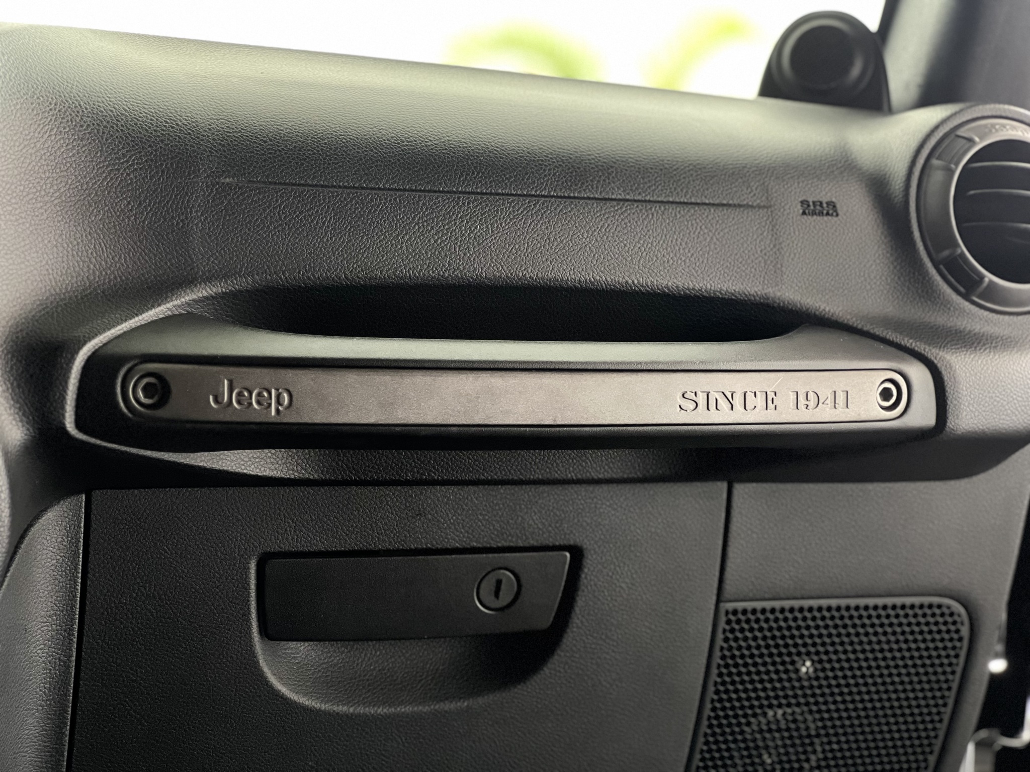 714-521a8865-d78c-4353-811f-53ad47fae02f