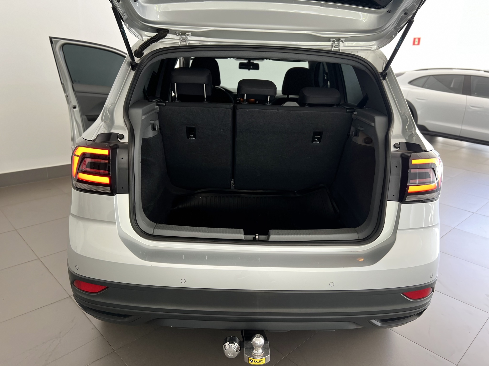 608-56ce2932-00c0-4de9-b728-17124cb1d307