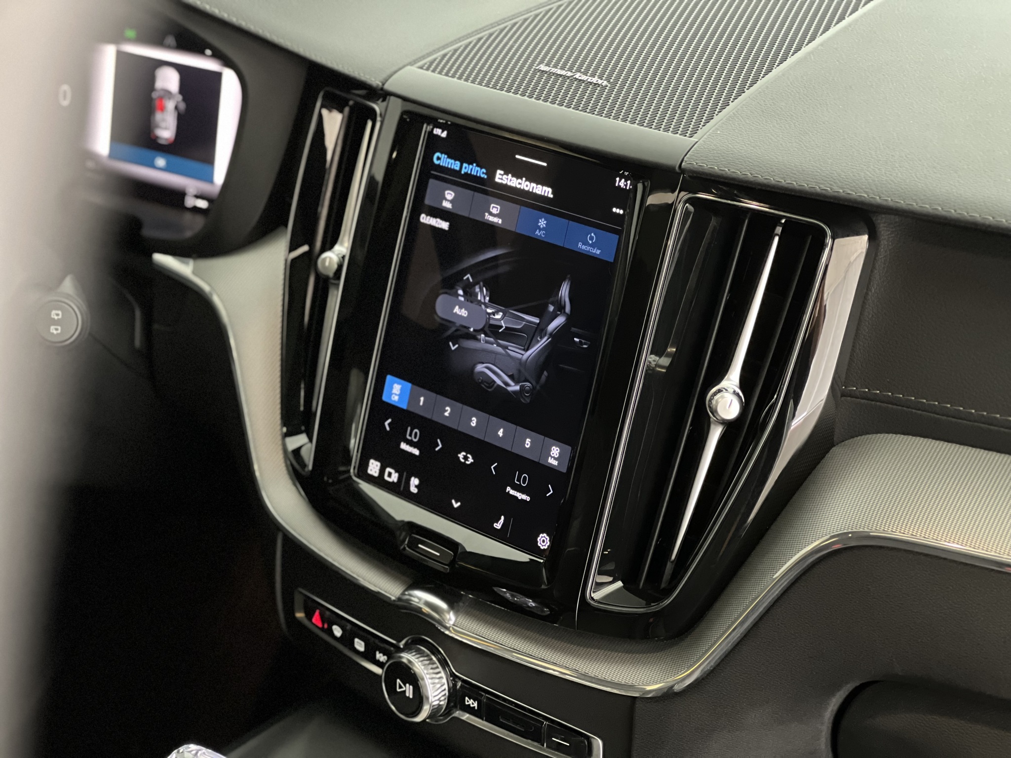 651-6266178a-ad49-4950-a50e-d209bb0d0072