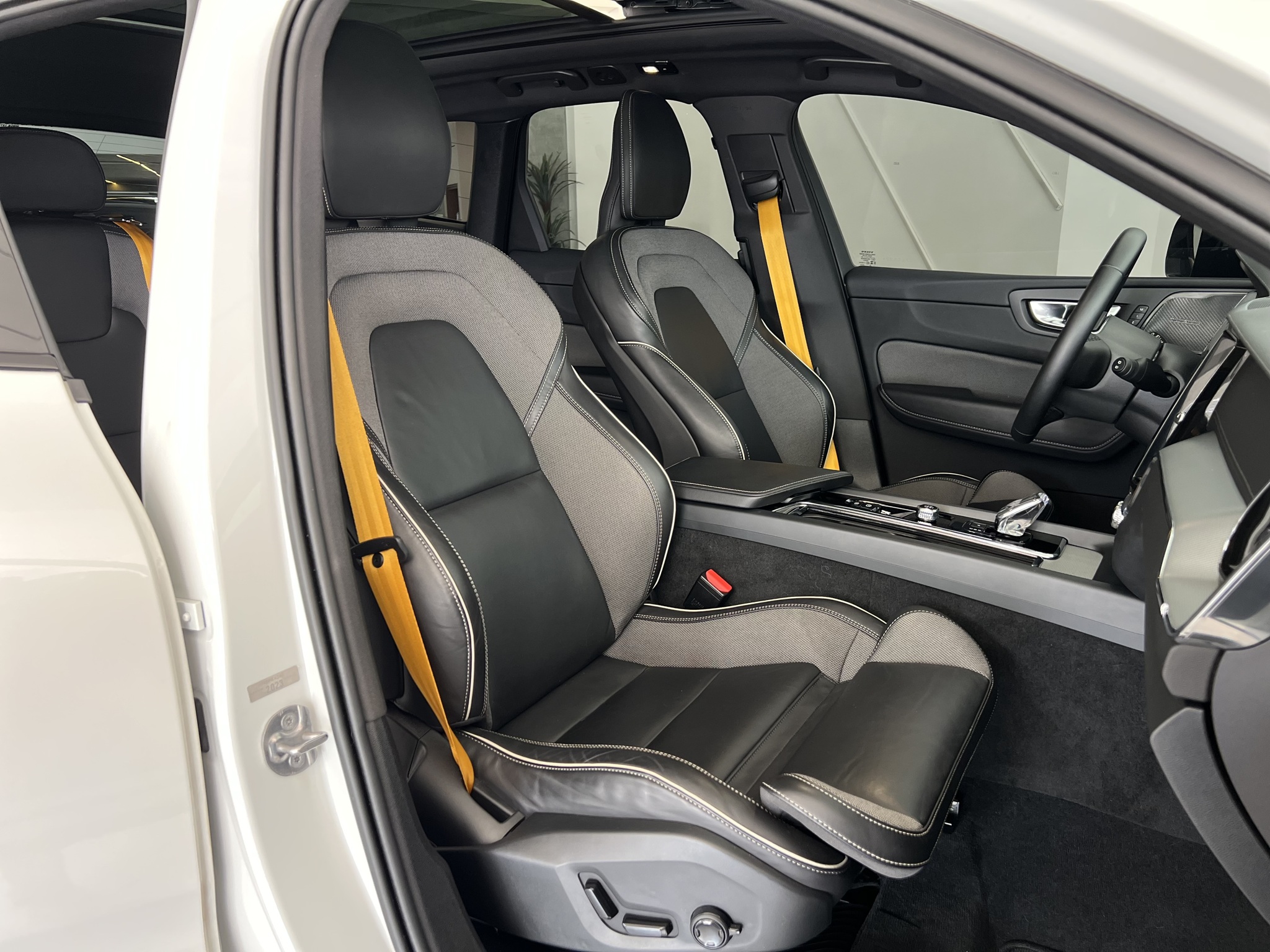 651-6266178a-ad49-4950-a50e-d209bb0d0072