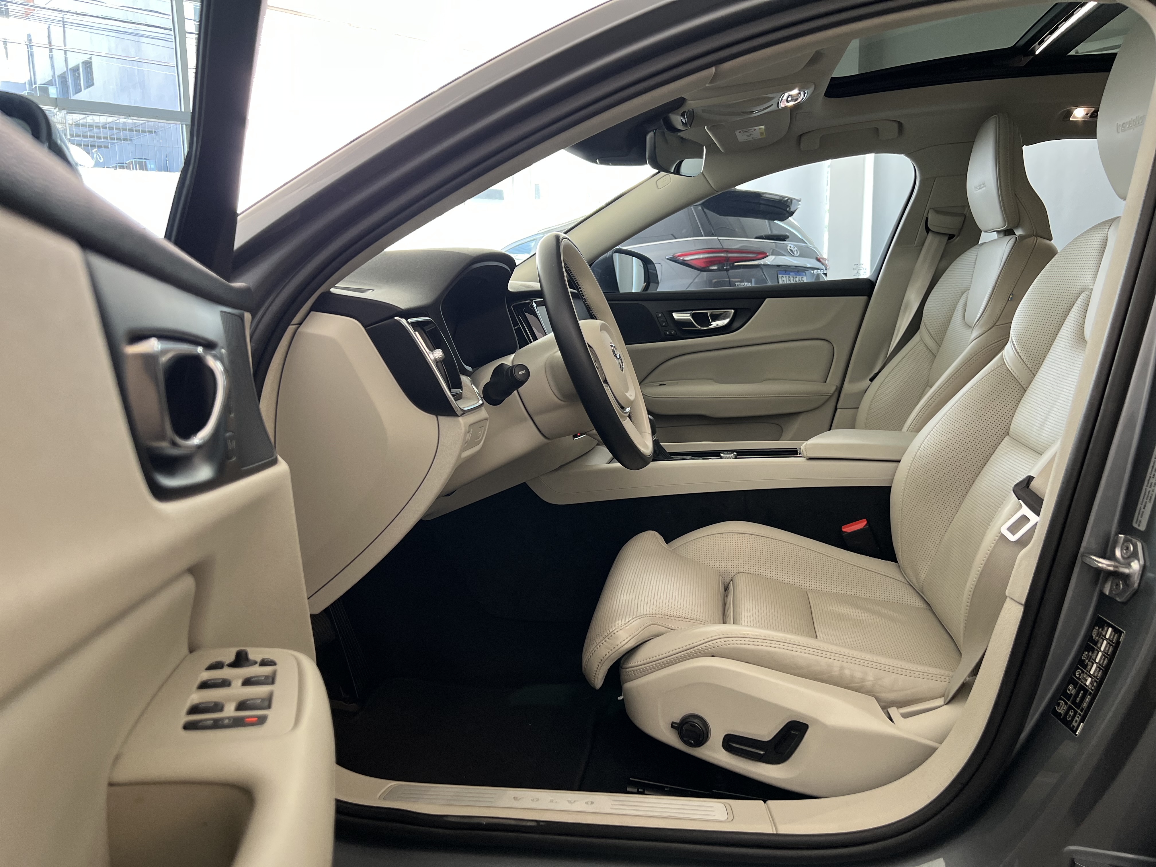 697-a0e72cef-b1cb-4705-8096-cd9799245a5e