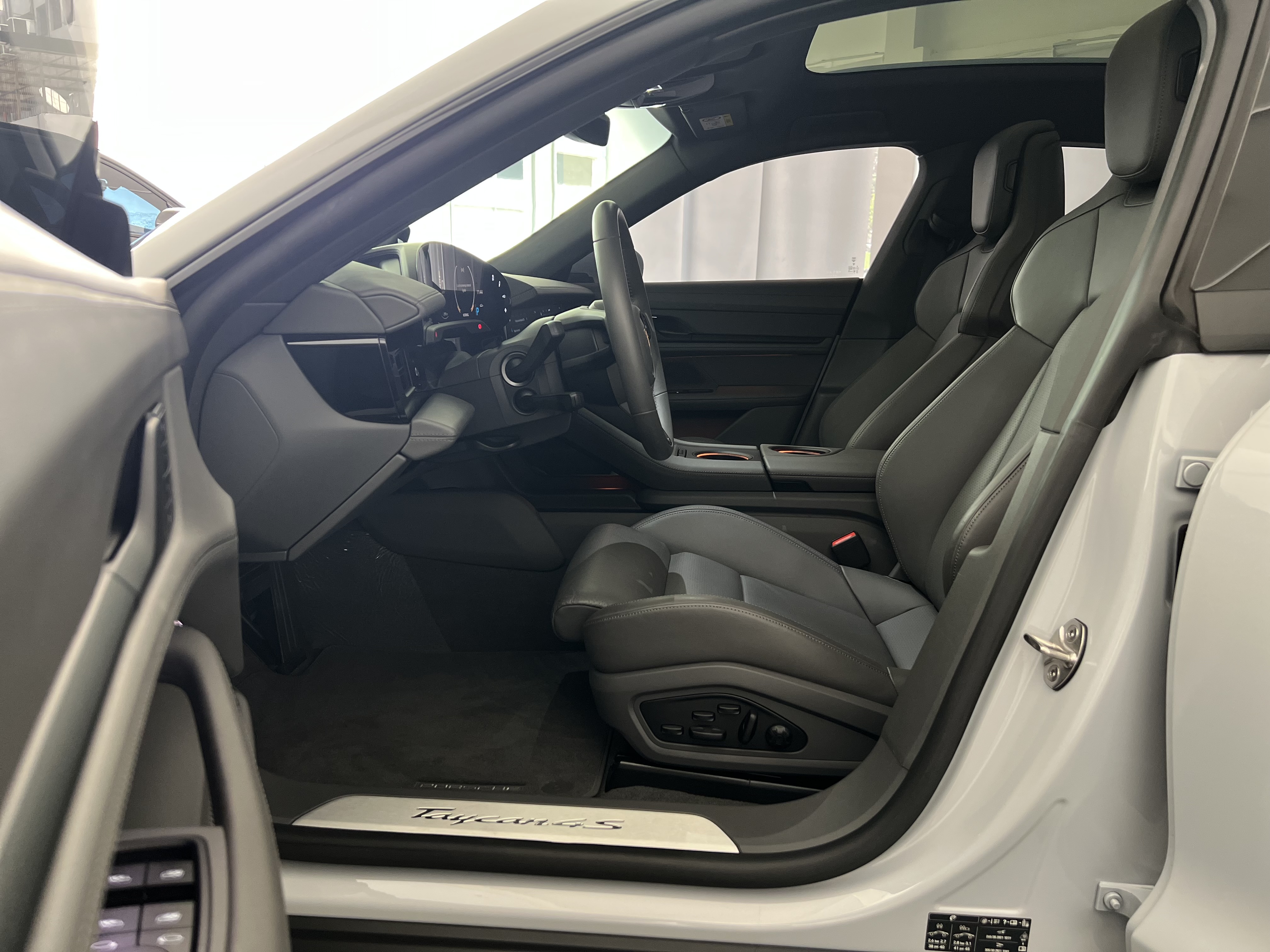 617-b9984073-39f3-4941-b78a-844f59472904