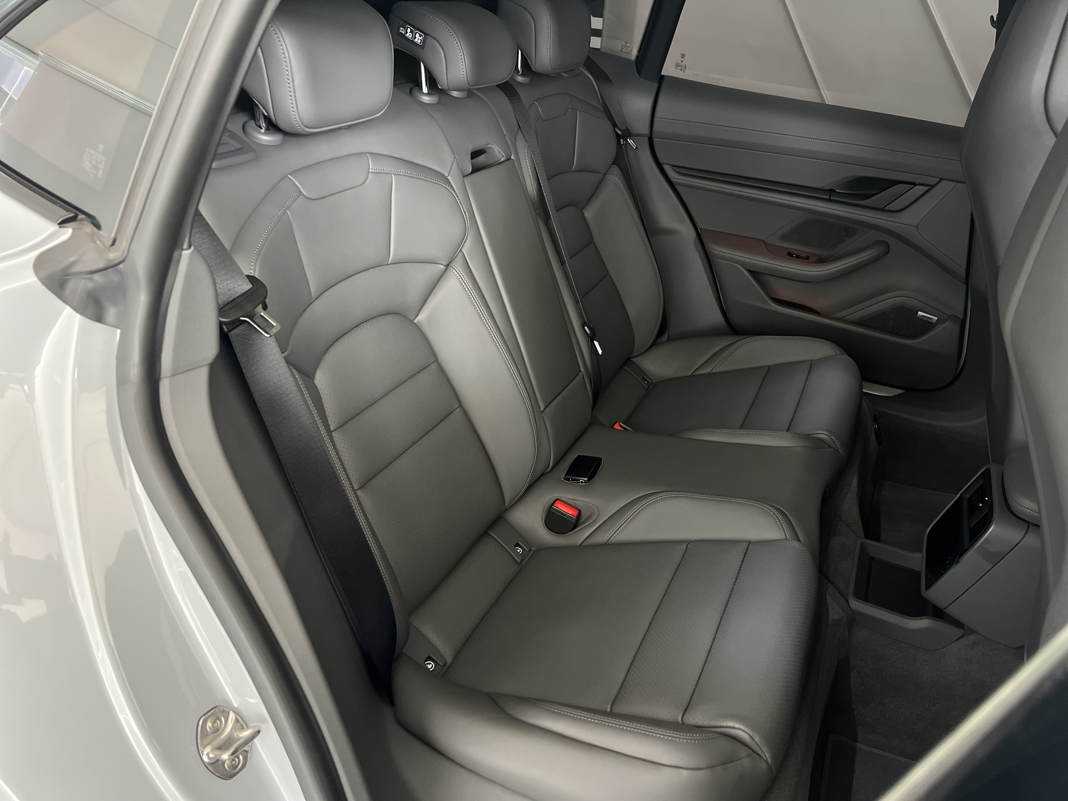 617-b9984073-39f3-4941-b78a-844f59472904