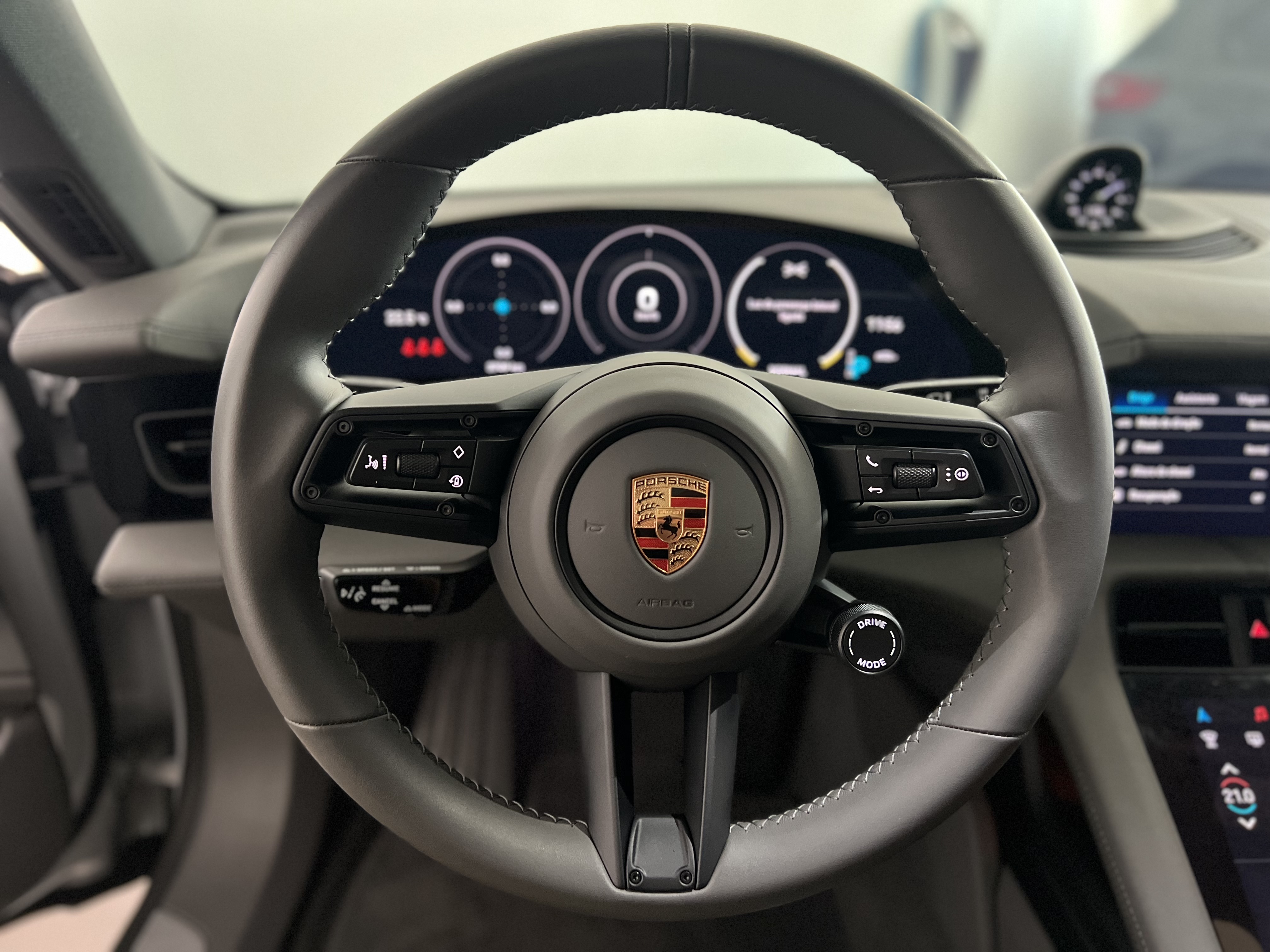 617-b9984073-39f3-4941-b78a-844f59472904