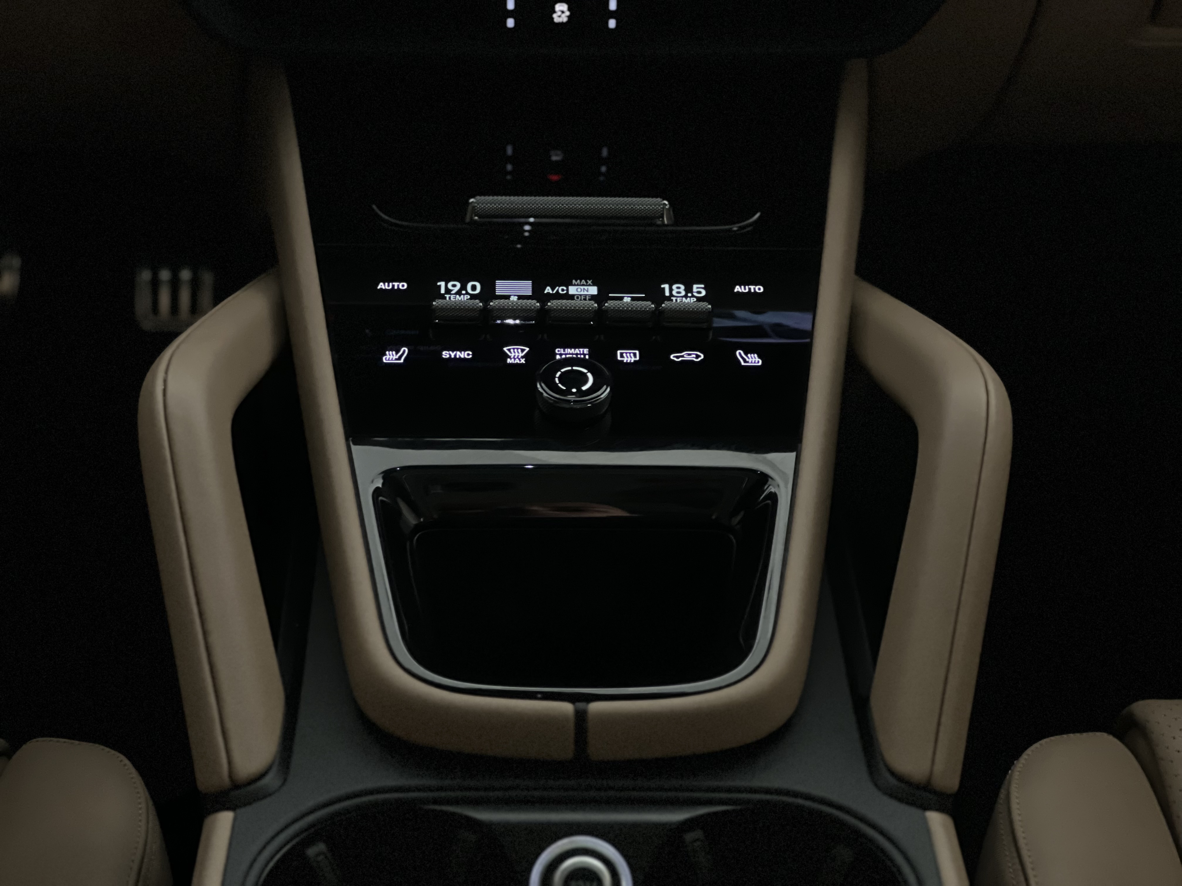 705-e8b4e781-6e9b-4430-b0a6-0e104fb6e025