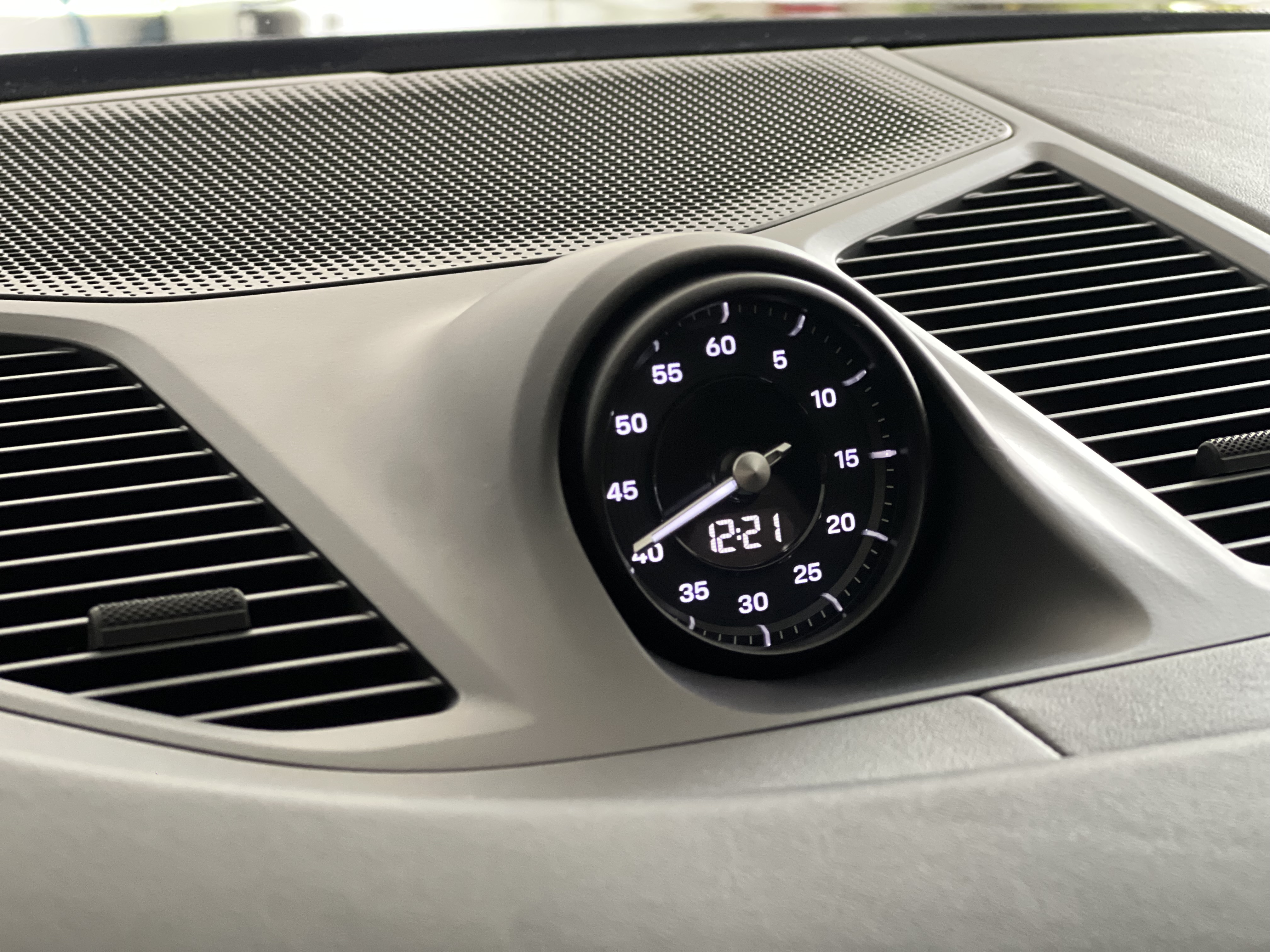 705-e8b4e781-6e9b-4430-b0a6-0e104fb6e025